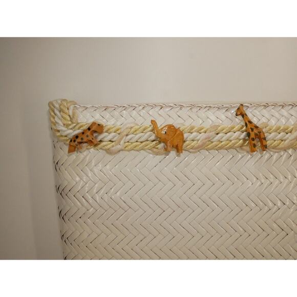 VTG OGGI DOMANI Straw Clutch Purse Handbag Cream with Carved Animals Fringe - Picture 2 of 16